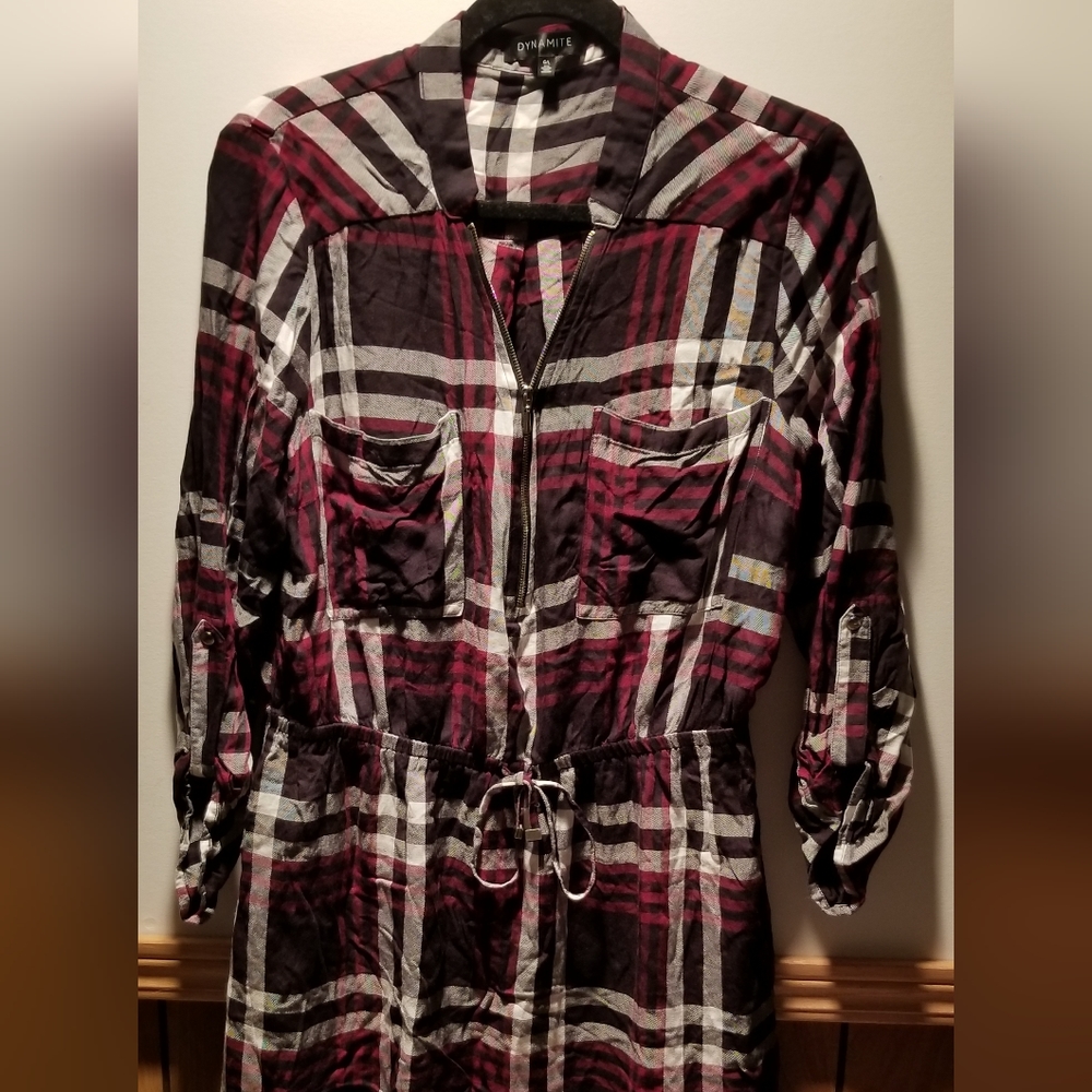 👙💫Dynamite plaid front zip shirt dress with double front pockets and tie - Picture 4 of 9